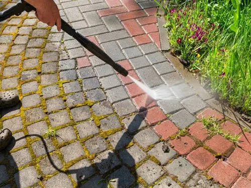 Common Pressure Washing Problems in Lyde Green